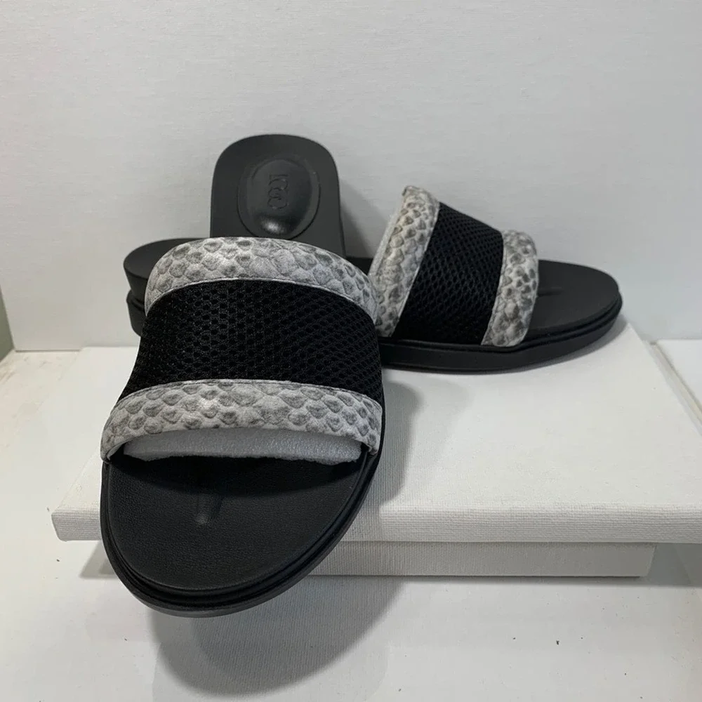 LOGO Lori Goldstein Melanie sandals black 8.5